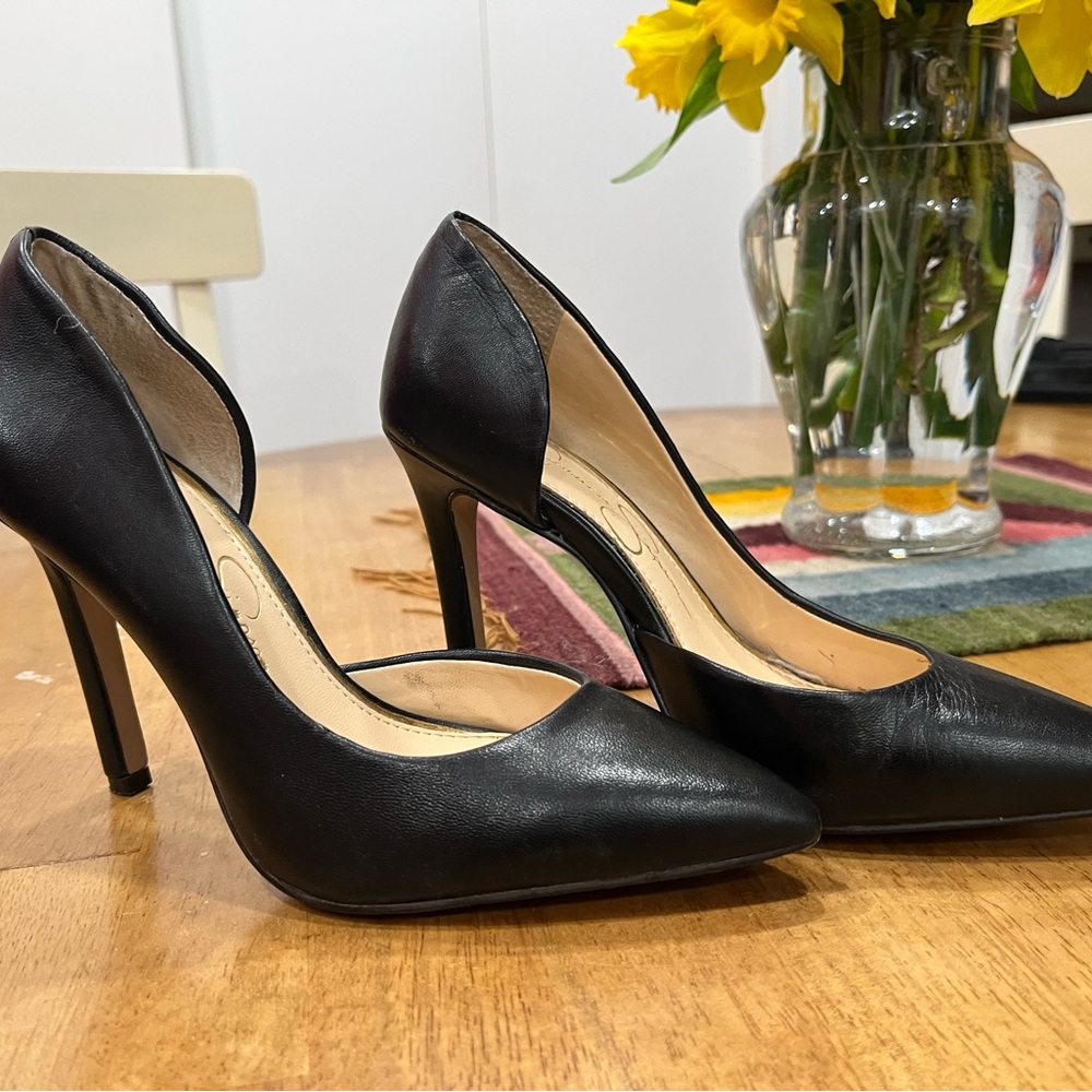 Jessica Simpson Black Pointed-Toe Heels
